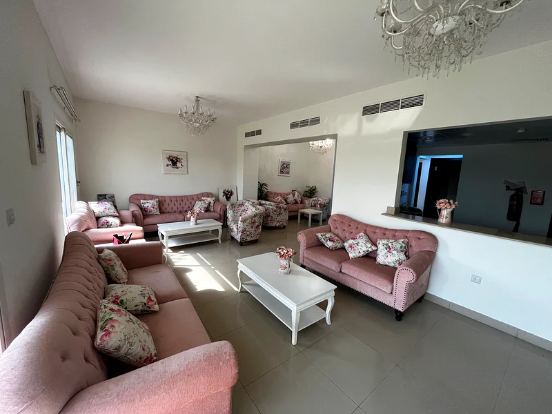🏡 Spacious Family Home | 3BR Villa with Pool & Gym Access63814054670338114