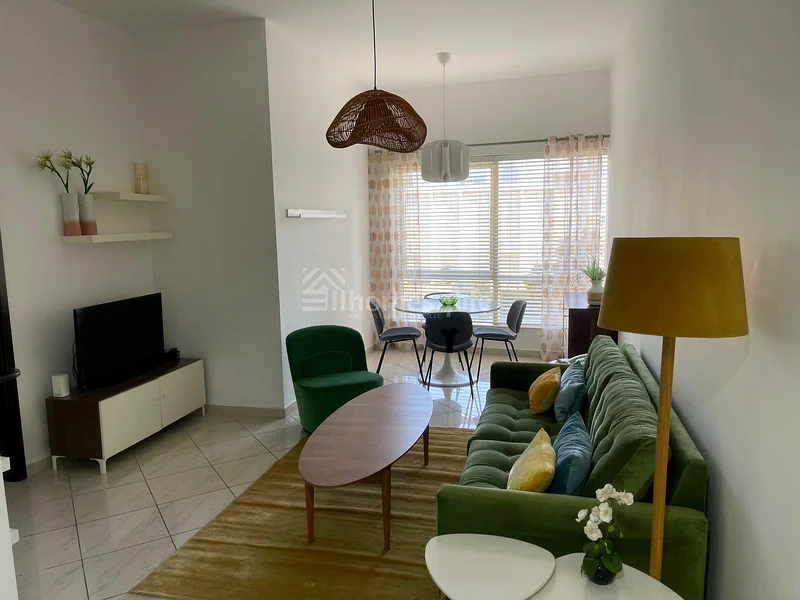 Large Layout | Lake View | Vacant!!63988095729921114