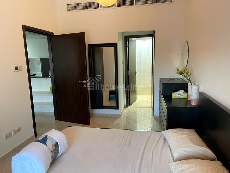 Large Layout | Lake View | Vacant!!63988095729921110