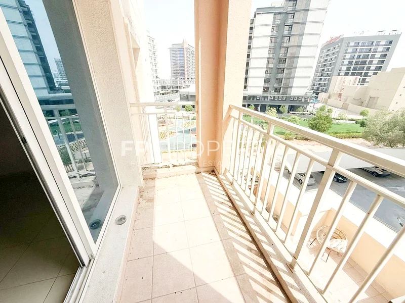 Spacious and Bright I Park View | Ready to Move63933916976513111