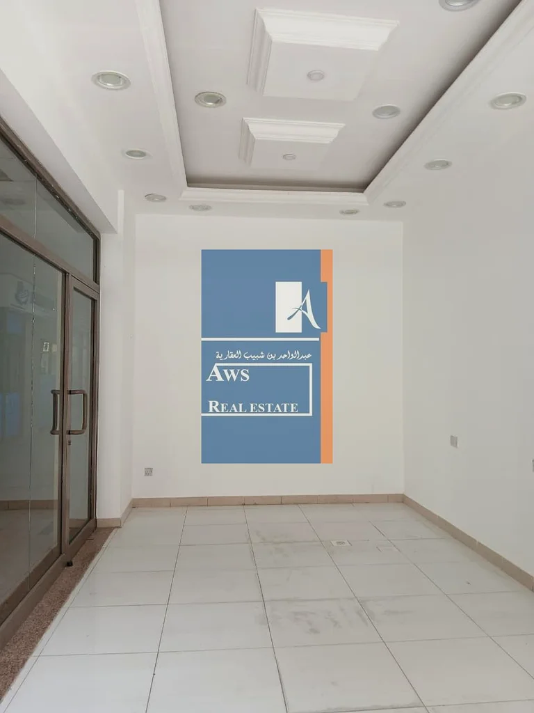 وحدة تجارية واسعة، محاطة بالعقارات السكنية64065919519747110