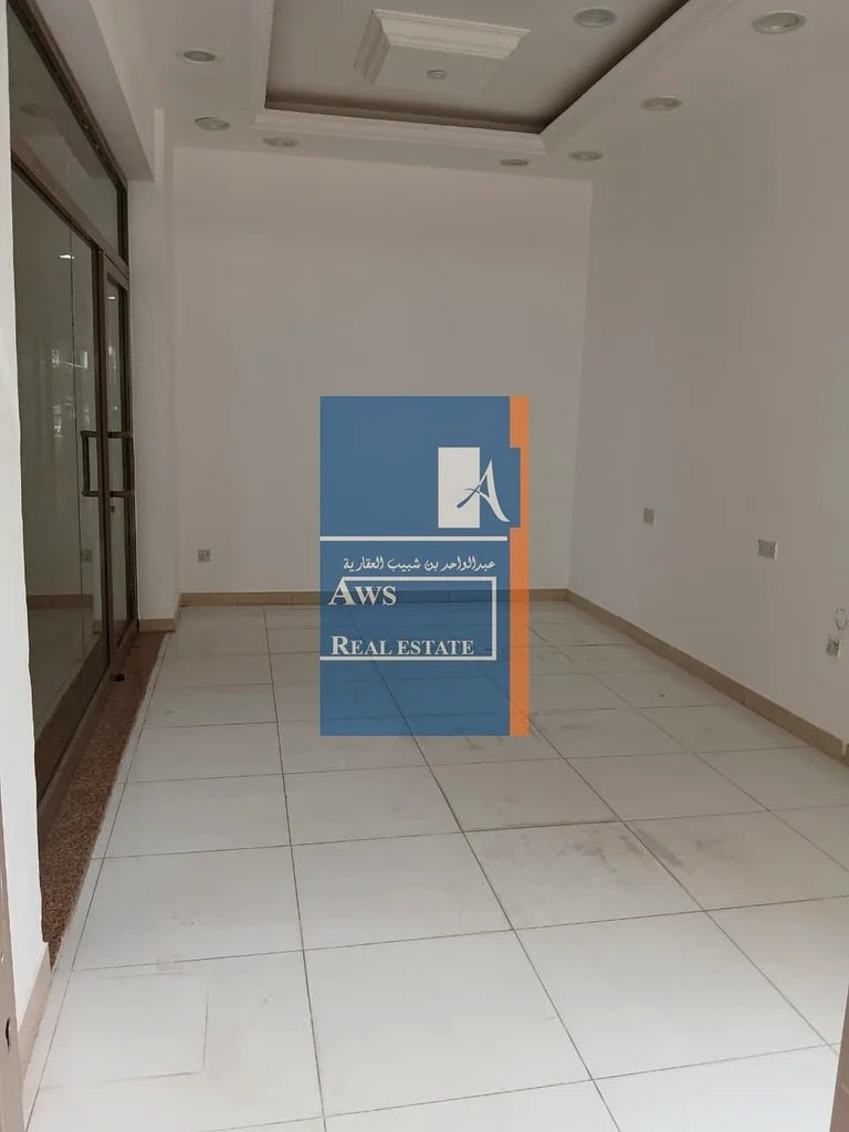 وحدة تجارية واسعة، محاطة بالعقارات السكنية64065919519747111