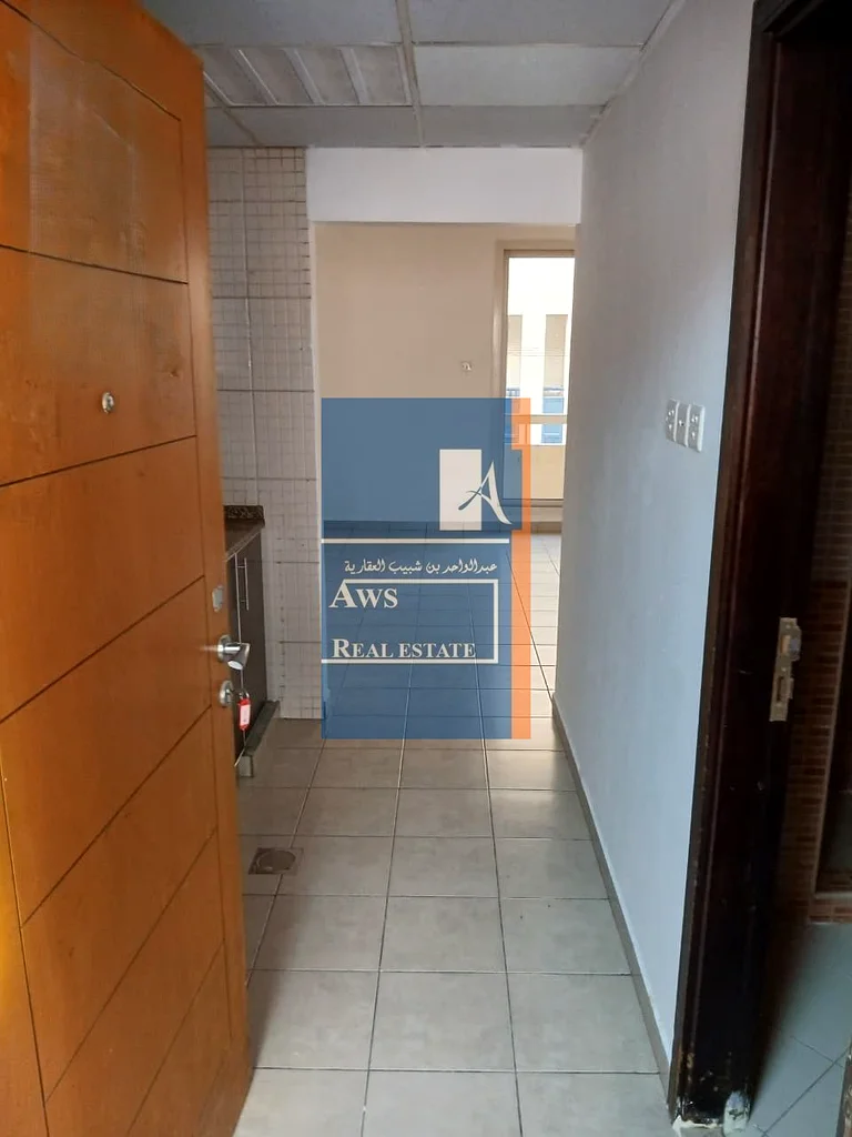 Inexpensive Office, Prime Business Location, Multi-Check Payments64065806689537110
