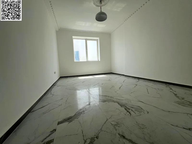 لإيجار سنوي، غرفتان مع قاعة كبيرة وحمامان وشرفة بإطلالة بحرية مميزة،63810910393731114