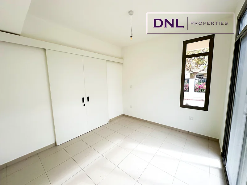وحدة نهائية | شاغرة | تخطيط واسع | زاوية63950194510722113