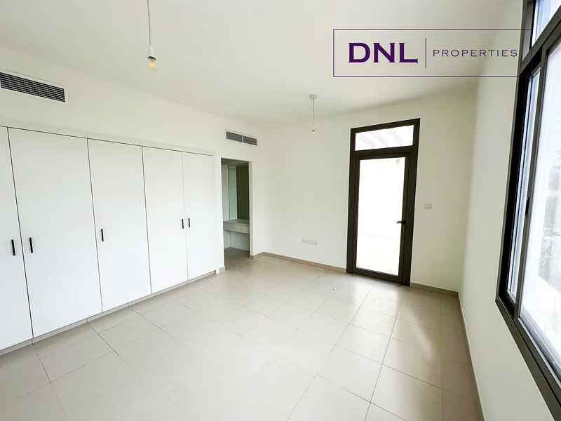 وحدة نهائية | شاغرة | تخطيط واسع | زاوية63950194510722110