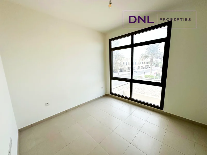 وحدة نهائية | شاغرة | تخطيط واسع | زاوية63950194510722114