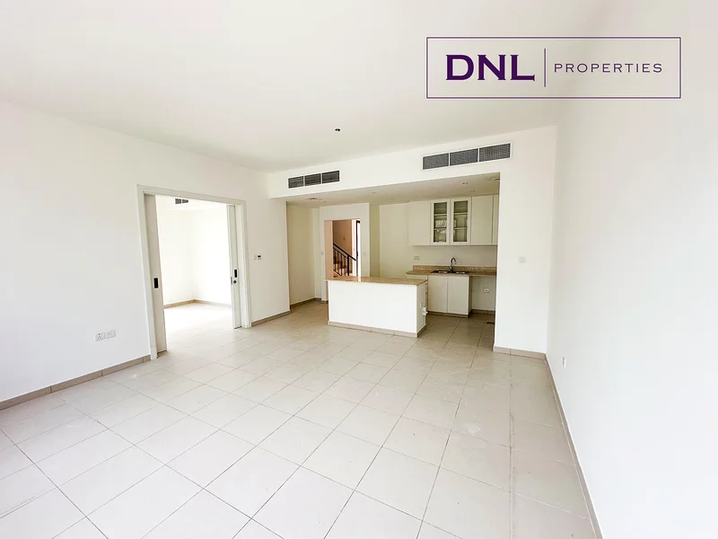 وحدة نهائية | شاغرة | تخطيط واسع | زاوية63950194510722112