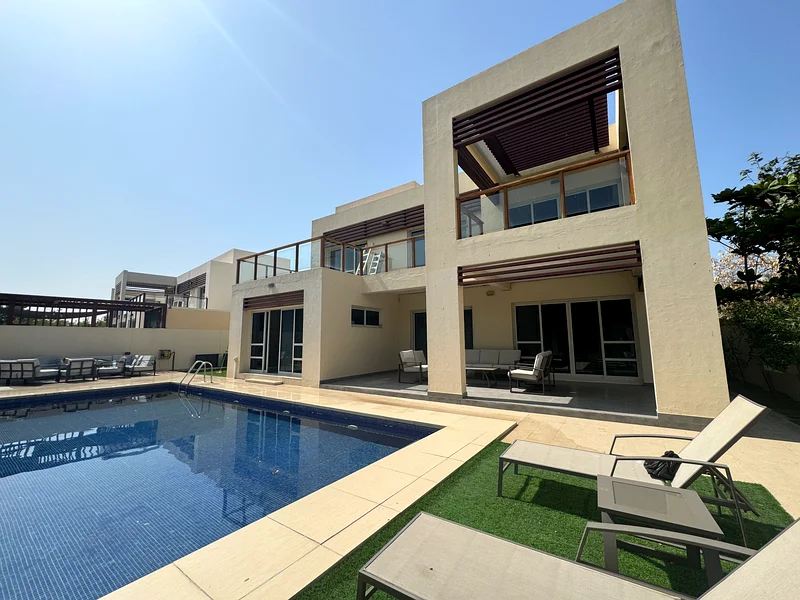 Corner unit | Sea View | BIG VILLA | 5 BHK63860144274561110