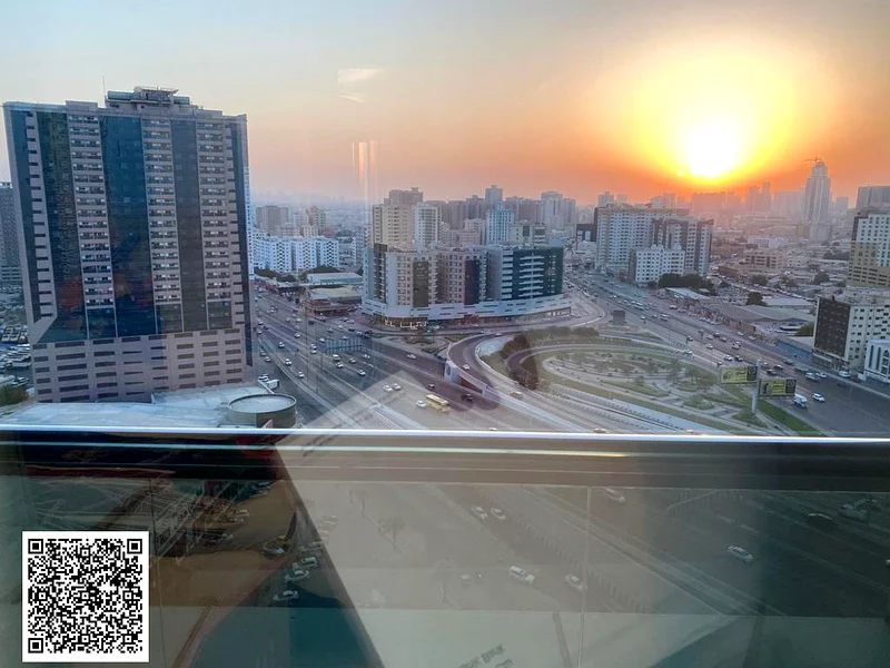 شقة من غرفتي نوم للبيع – حمامان، تكييف مركزي، إطلالة مفتوحة جميلة، تشطيب فاخر، موقع مميز محاط بجميع الخدمات.63865773197570114