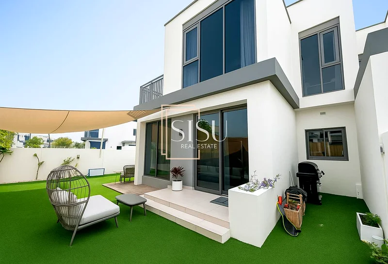 Serious Seller | Big Plot | Corner64046334931329110