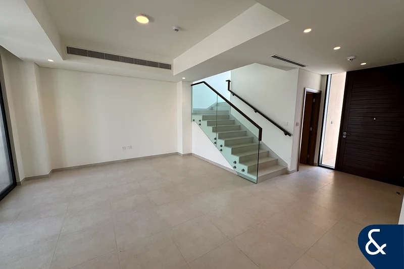 Investment | Ready Nov 25 | Prime Location63931593346563113