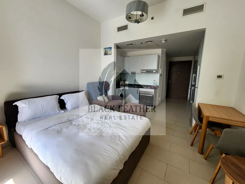 FREE CHILLER // POOL VIEW // FURNISHED WITH BALCONY // VACANT64160377788035110