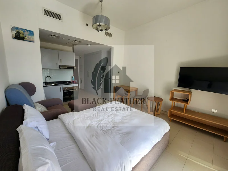 FREE CHILLER // POOL VIEW // FURNISHED WITH BALCONY // VACANT64160377788035114