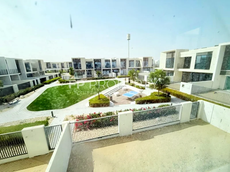 Single Row |Prime Location |Corner Unit63954729338626110
