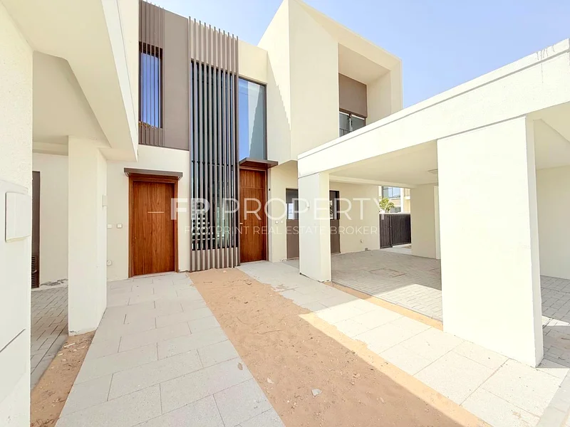 Single Row |Prime Location |Corner Unit63954729338626112
