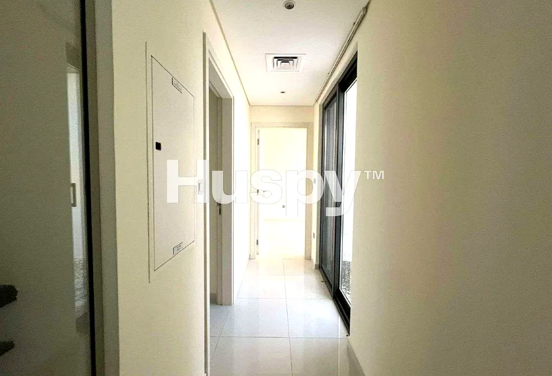 Single Row | Near Pool and Park | Vacant64003013979393114