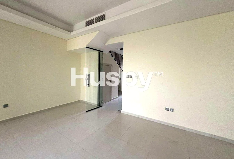 Single Row | Near Pool and Park | Vacant64003013979393112
