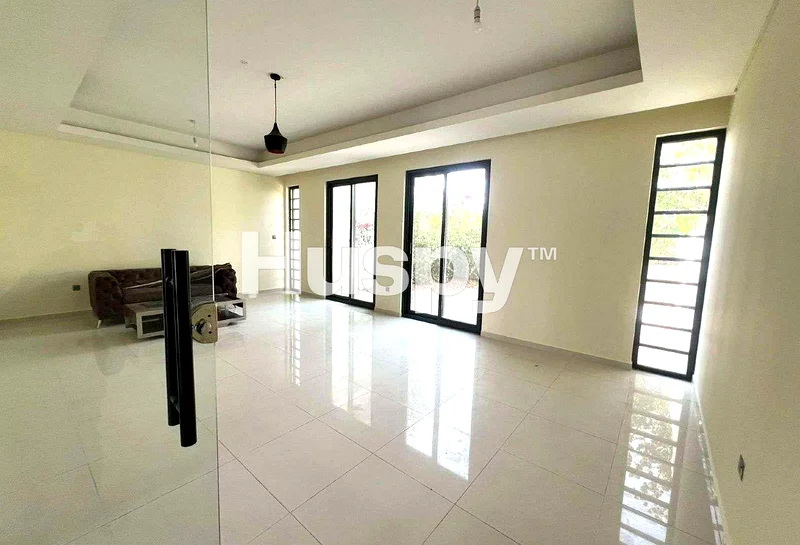 Single Row | Near Pool and Park | Vacant64003013979393110