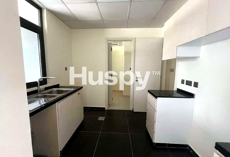 Single Row | Near Pool and Park | Vacant64003013979393113