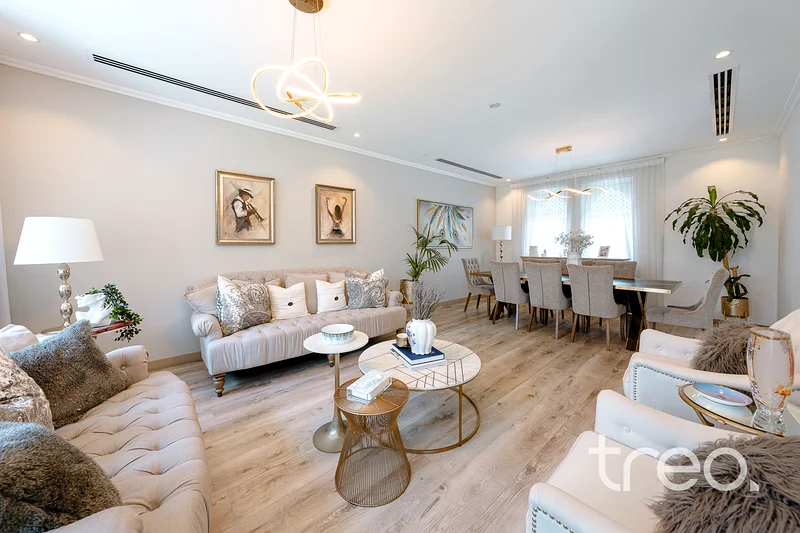 10,198 sq.ft Corner Plot | Extended Villa | VOT63921718254722112