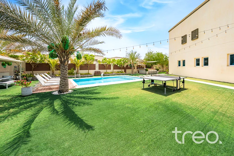10,198 sq.ft Corner Plot | Extended Villa | VOT63921718254722111