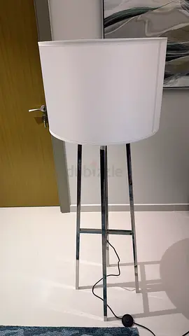 Stylish White Floor Lamp with Sleek Metal Base