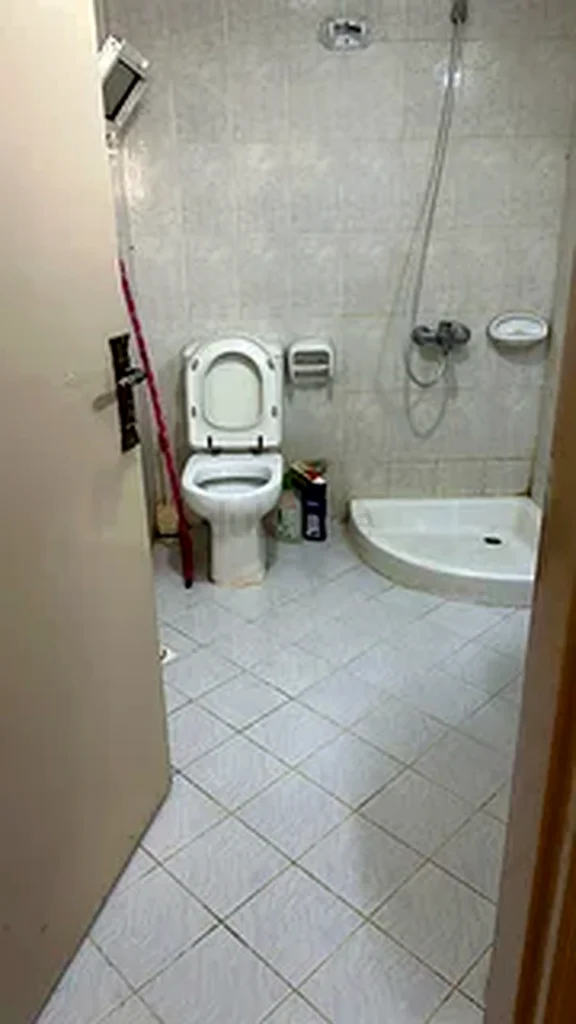 مساحة سرير للعزاب التنفيذيين63796993305730112
