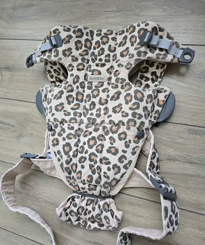 Baby bjorn carrier