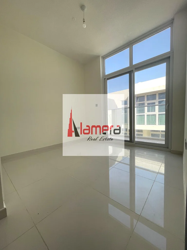 Ready To Move-in | Upgraded Villa | Private Garden |64003011327105114