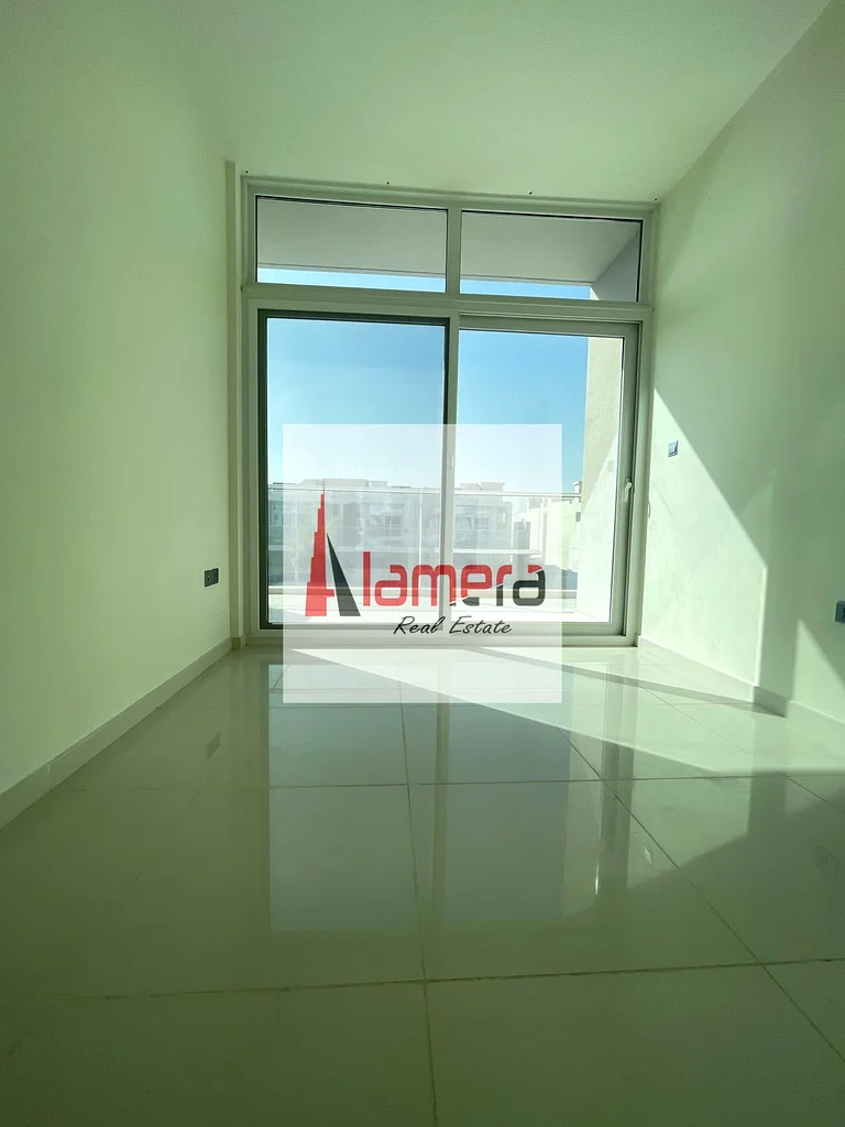 Ready To Move-in | Upgraded Villa | Private Garden |64003011327105112