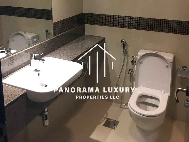 Spacious Studio | Waterfront  | Prime Location63967757234179112