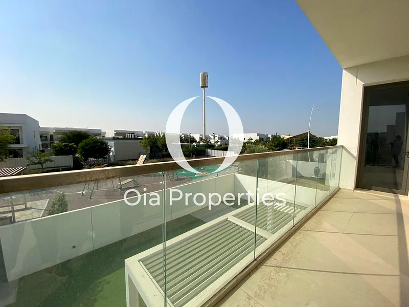 Stunning Layout | 4BR Villa-Single row | Hot Deal63850408042498111