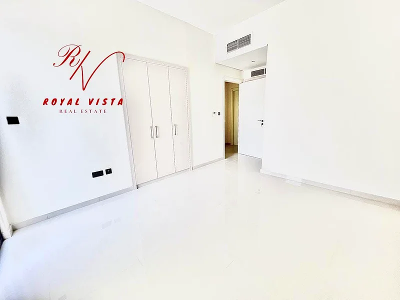 تاون هاوس بثلاث غرف نوم وغرفة خادمة في مجتمع كلاريت داماك هيلز 264002422616707110