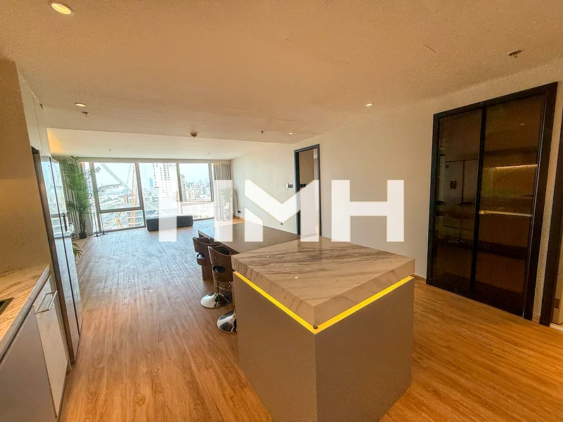 Fully Upgraded | Stunning 3 Bedroom | Scenic Views63968599057282110