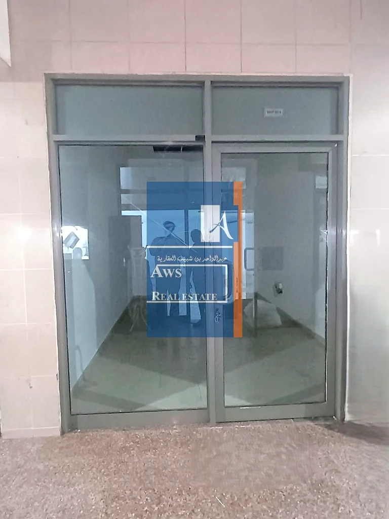 محل بأسعار معقولة في موقع تجاري متميز، بشروط دفع متعددة64065919529602113