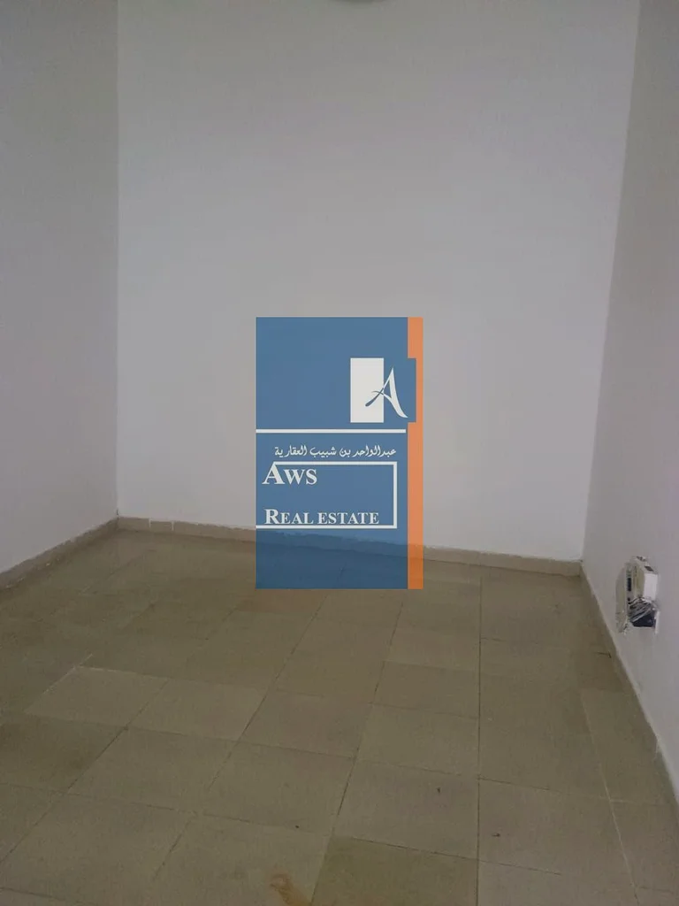 محل بأسعار معقولة في موقع تجاري متميز، بشروط دفع متعددة64065919529602110