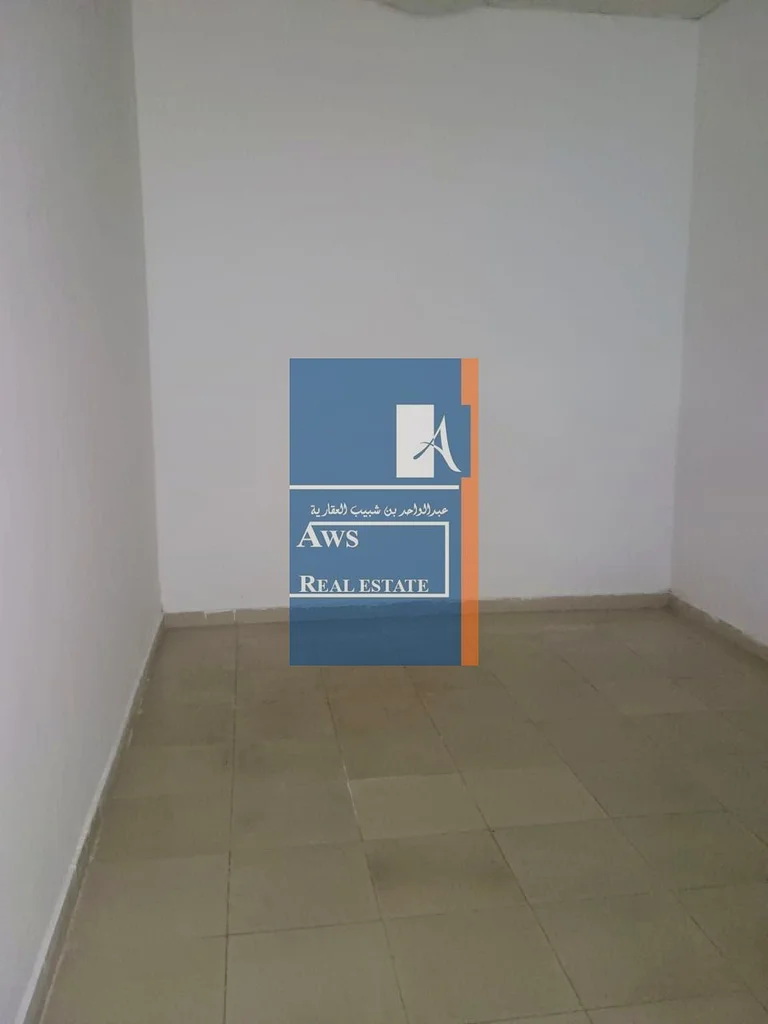 محل بأسعار معقولة في موقع تجاري متميز، بشروط دفع متعددة64065919529602111