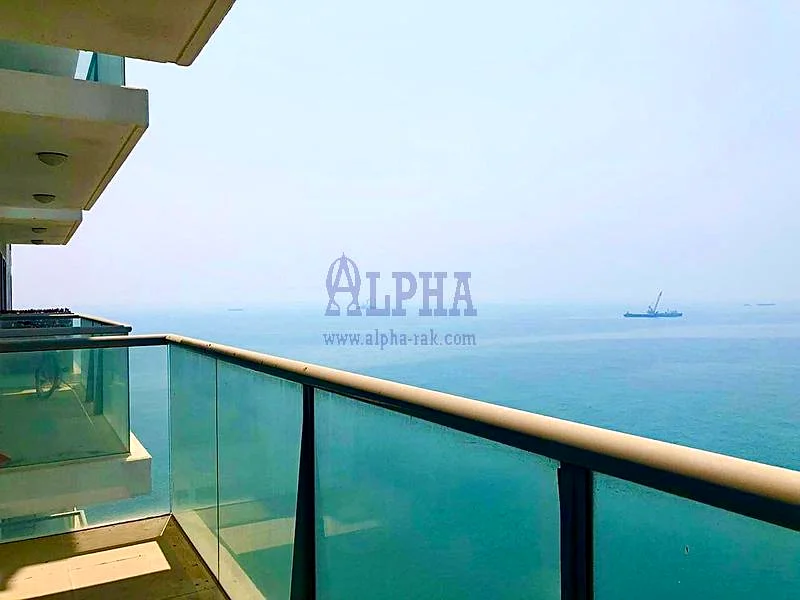منظر جميل لبحر الخليج! شقة بغرفة نوم واحدة غير مفروشة!63815145982851110