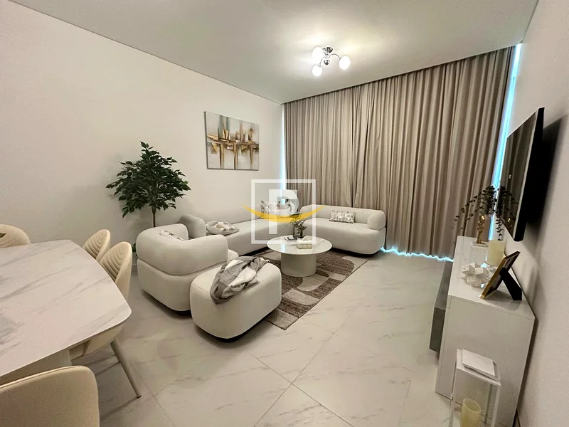 حصري | مفروش بدقة فائقة | إطلالة على البحيرة64006393995523112
