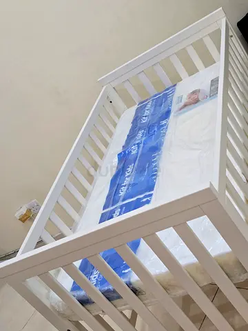 Brand New Crib for a Cozy Nursery Baby bed sleeper