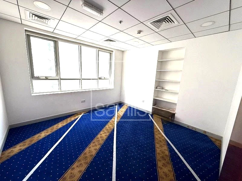 مكتب مجهز I مؤثث بالكامل I جاهز للانتقال63816452091651112