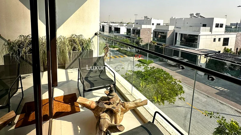 شاغرة عند التناقل | مُحسّنة | حصرية63970972254593111
