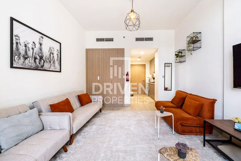 Hot Deal | Spectacular Corner Apt | Community View63976473487873112