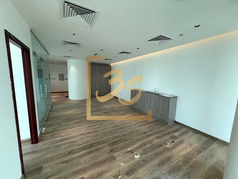 High floor | Vacant | Exclusive64070073878146112