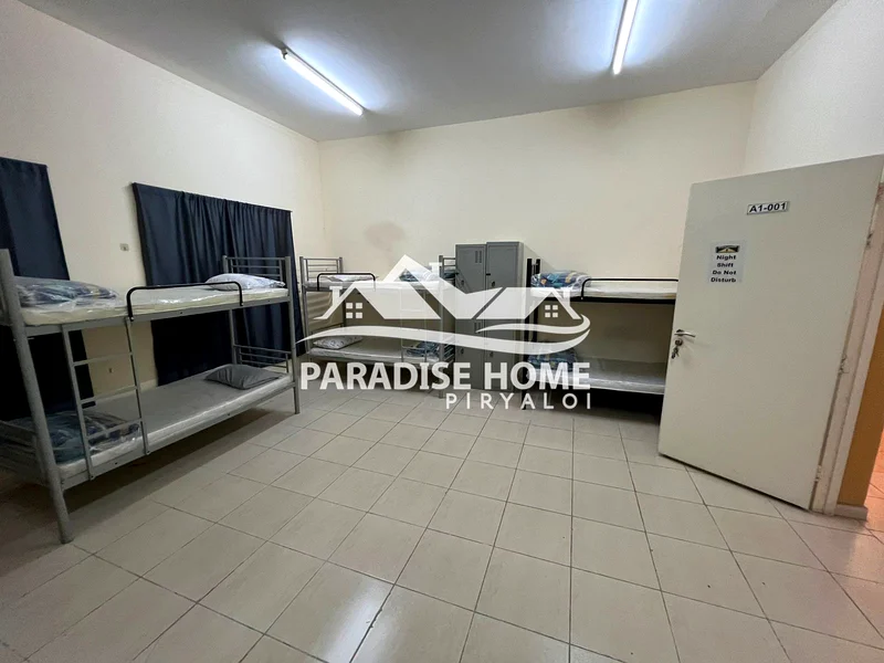 سكن الموظفين 10 غرف نوم قرب المفرق64061820622723114