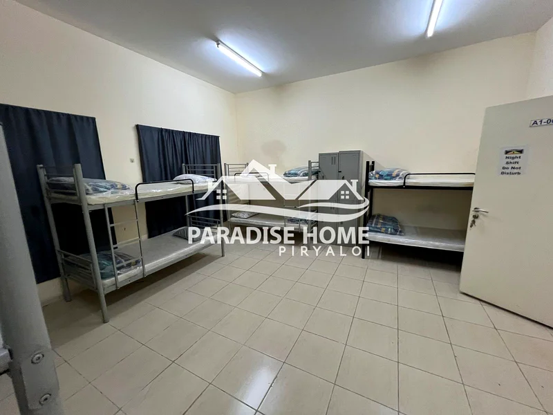 سكن الموظفين 10 غرف نوم قرب المفرق64061820622723111