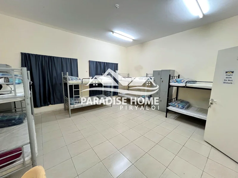 سكن الموظفين 10 غرف نوم قرب المفرق64061820622723113