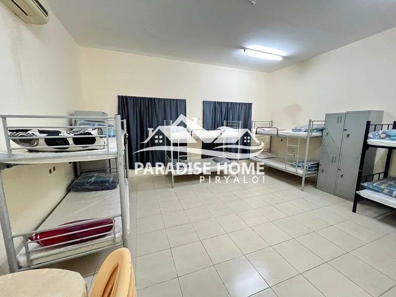 سكن الموظفين 10 غرف نوم قرب المفرق64061820622723112