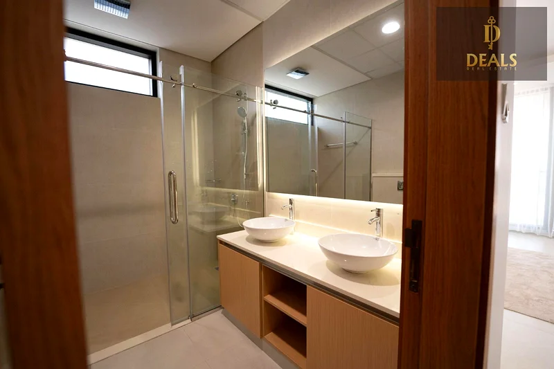 0 commission Live in style with stunning creek views and a modern design that suits all lifestyles.63876525706625114